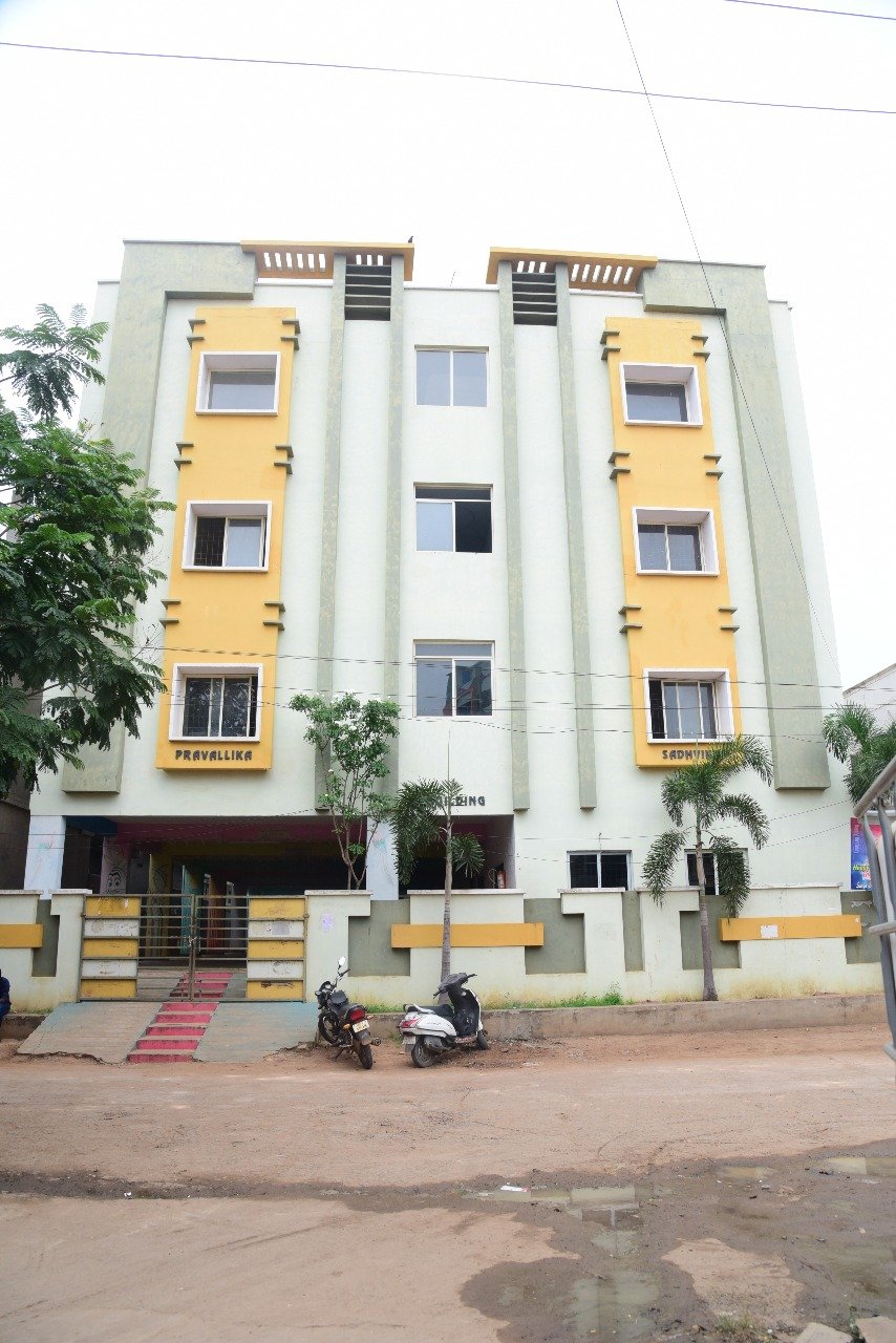 G +2 Commercial Building For Rent at Ravulapalem