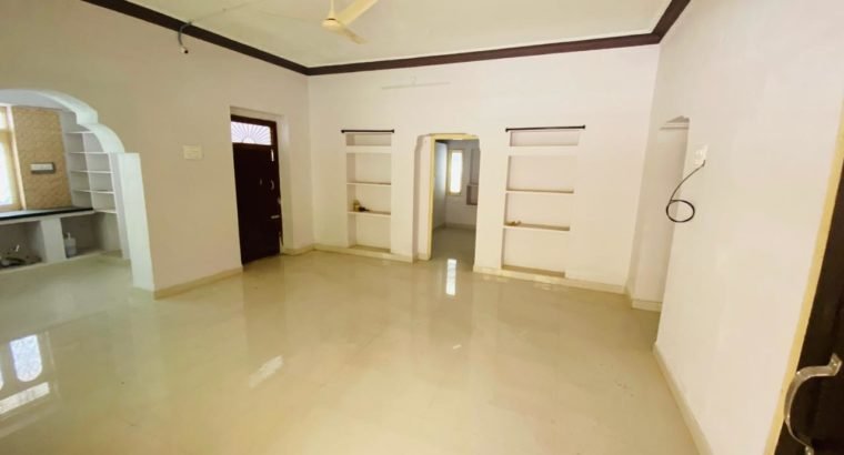 3BHK House For Rent at Main Road Bhaninagar Tirupati