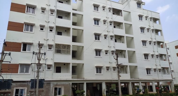 3BHK & 2BHK Flats for Sale at GSL Hospital Backside, Rajamahendravaram.