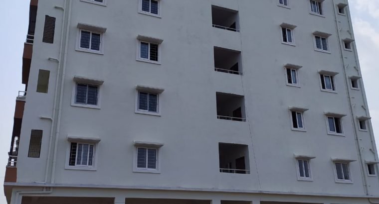 3BHK & 2BHK Flats for Sale at GSL Hospital Backside, Rajamahendravaram.