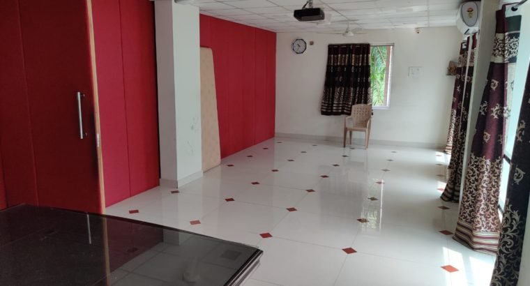 1600 sft Commercial Flat for Rent